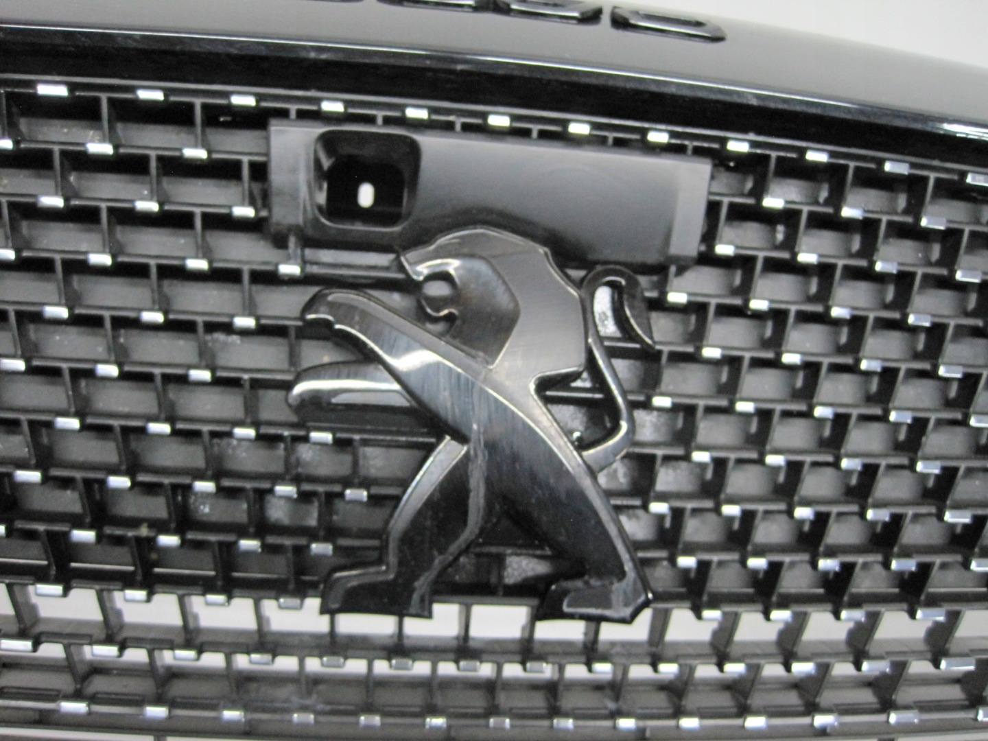 bumper front PEUGEOT 5008 GT 6 PDC 23R BLACK front