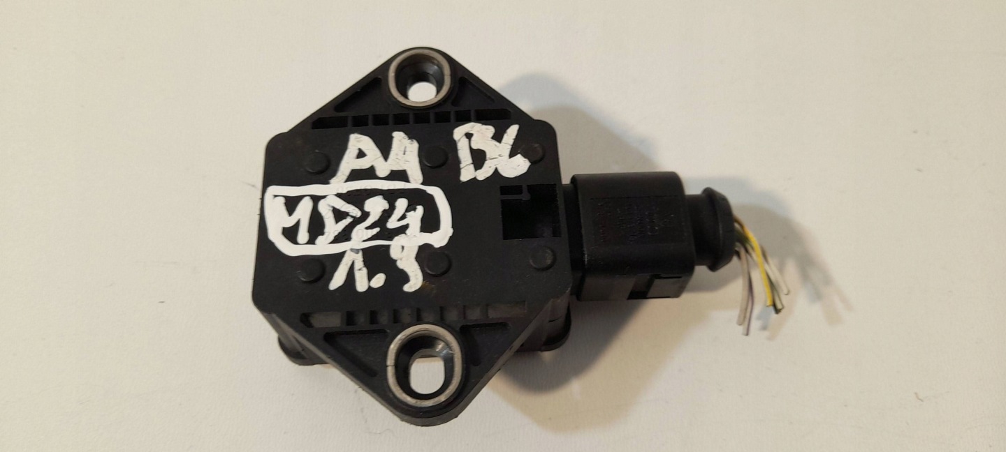 Audi A4 S4 B6 8E 8H Sensor przyspieszenia ESP 8E0907637A (MD24)