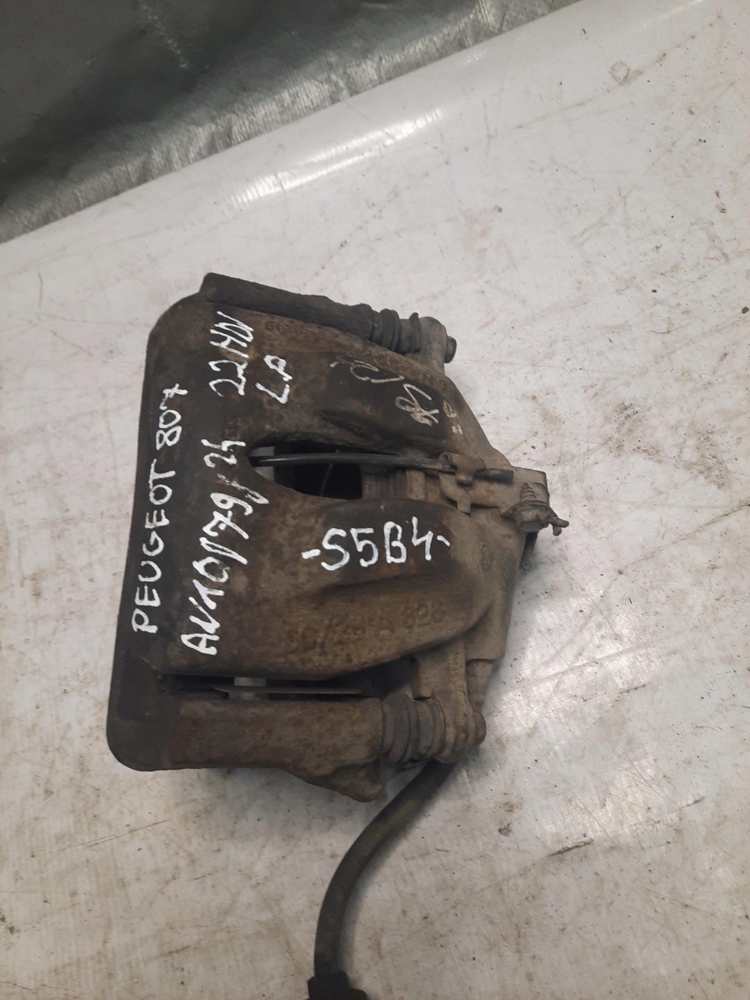 Peugeot 807 citroen c8 2.2 hdi caliper front left