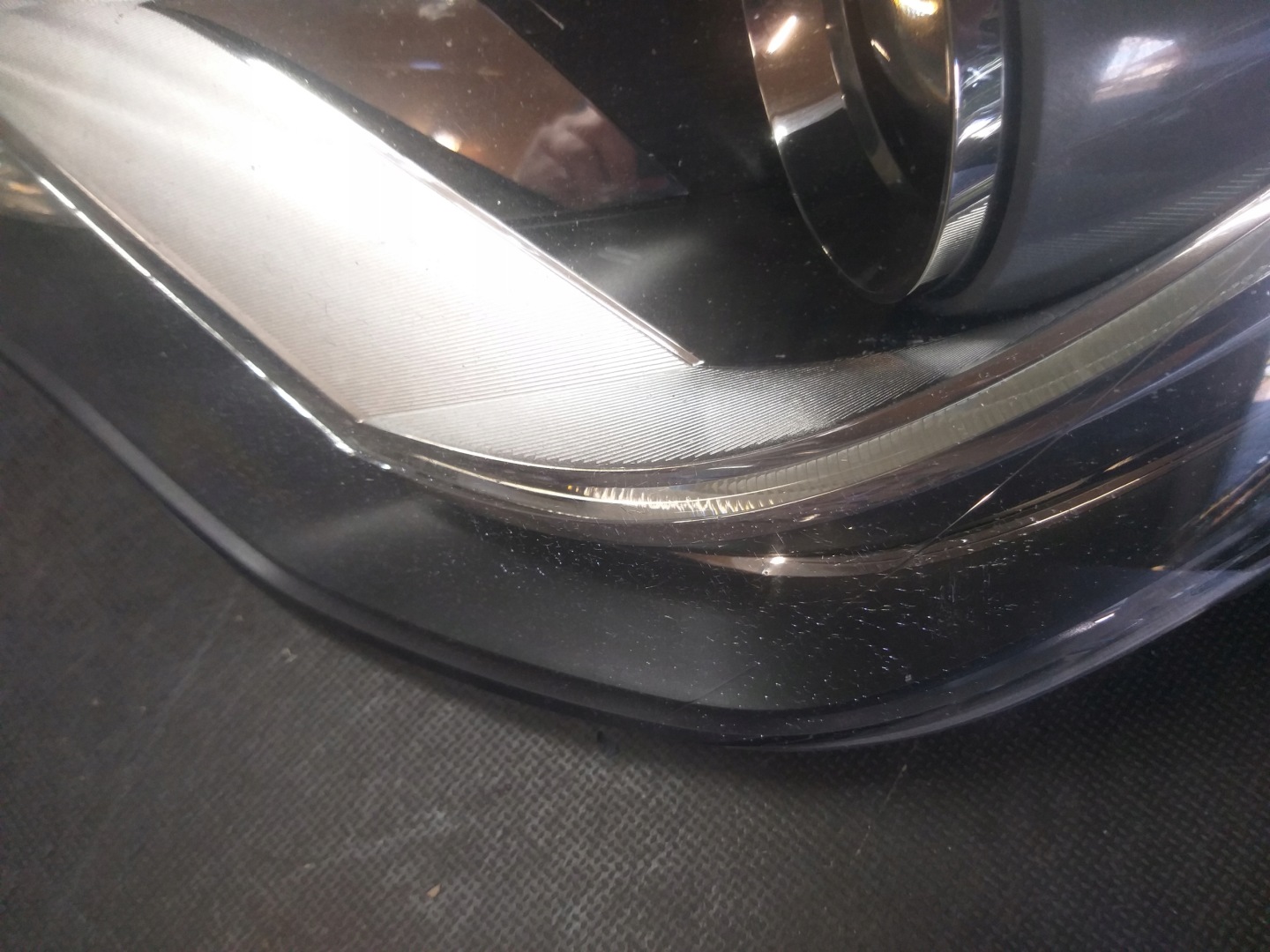 light front left AUDI A1 10-14 XENON 8X0941005