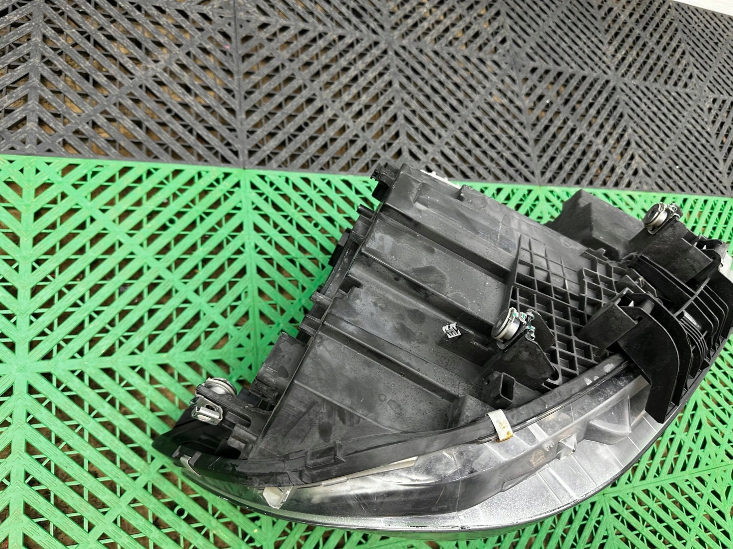 light front side left BMW 2 F45 7214905