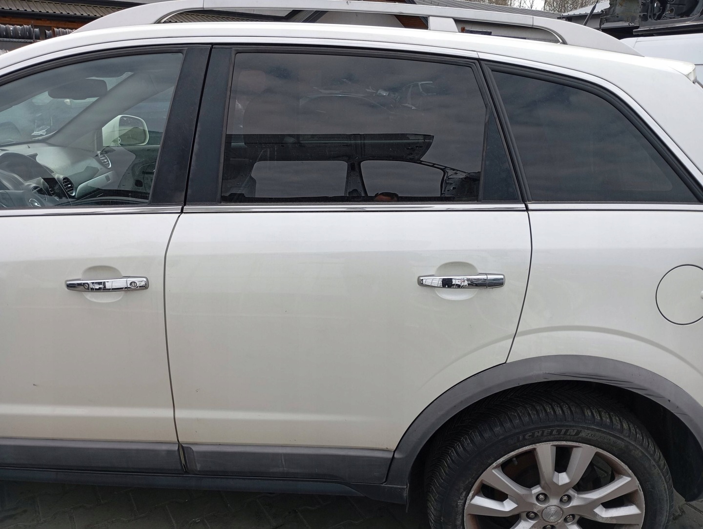 OPEL ANTARA L07 door rear part rear. left BIALE GBQ