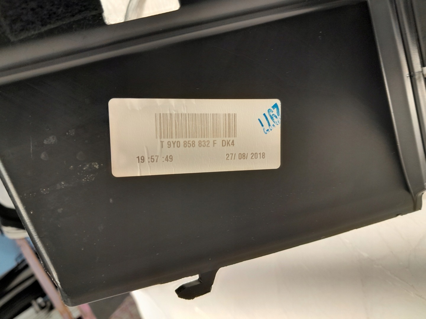 PORSCHE CAYENNE 9Y moulding cover boot right 9Y0858832F