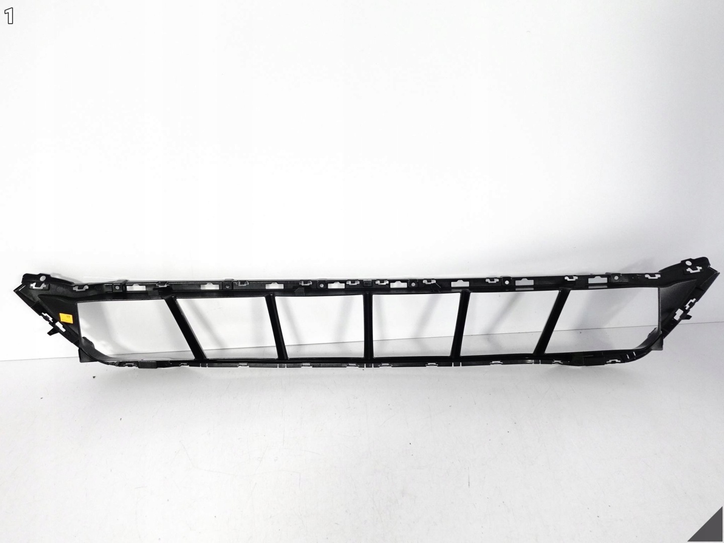 BMW 5 G60 G61 m-packet 23- lower central grid intake grille bumper front