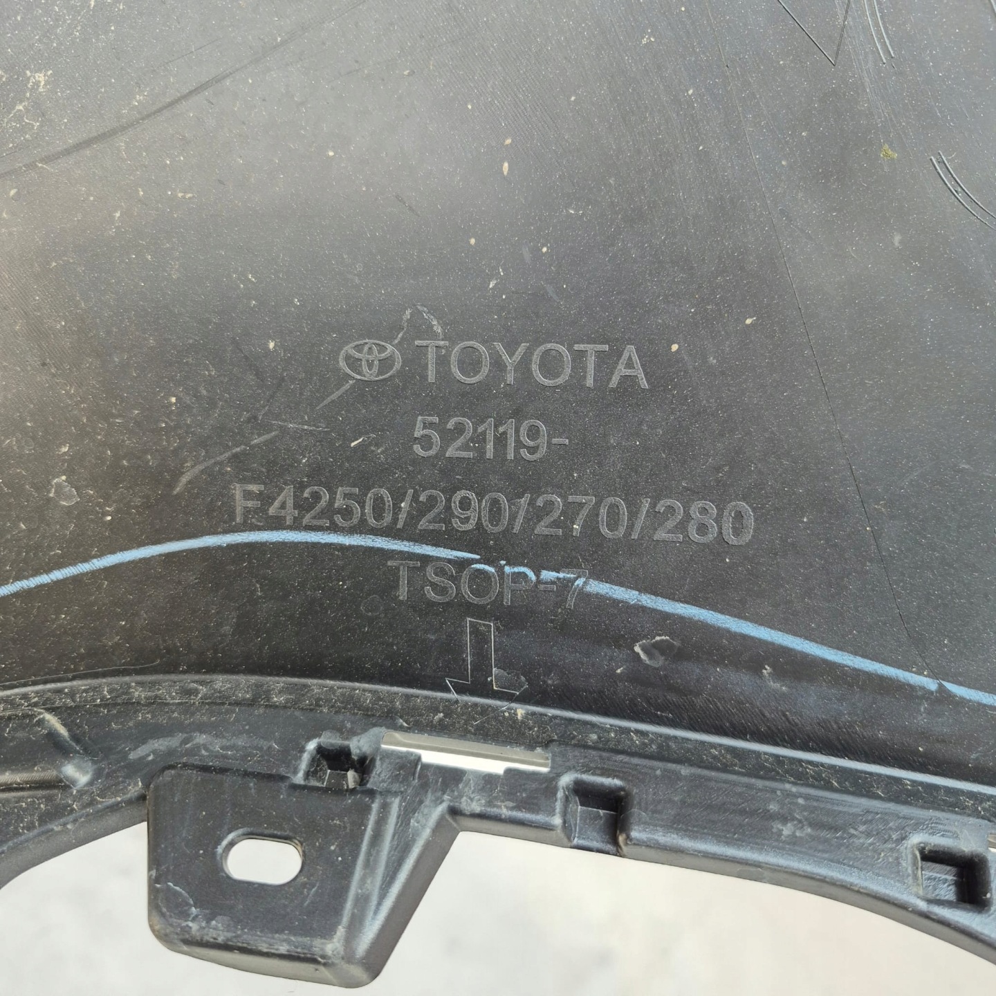 TOYOTA C-HR II 2 23-> bumper front front