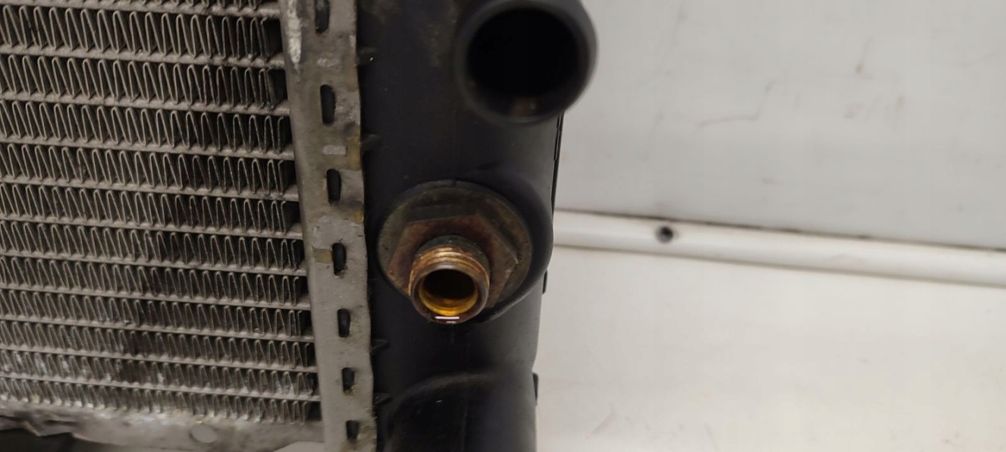 water cooler Mercedes W124 kombi 2,2