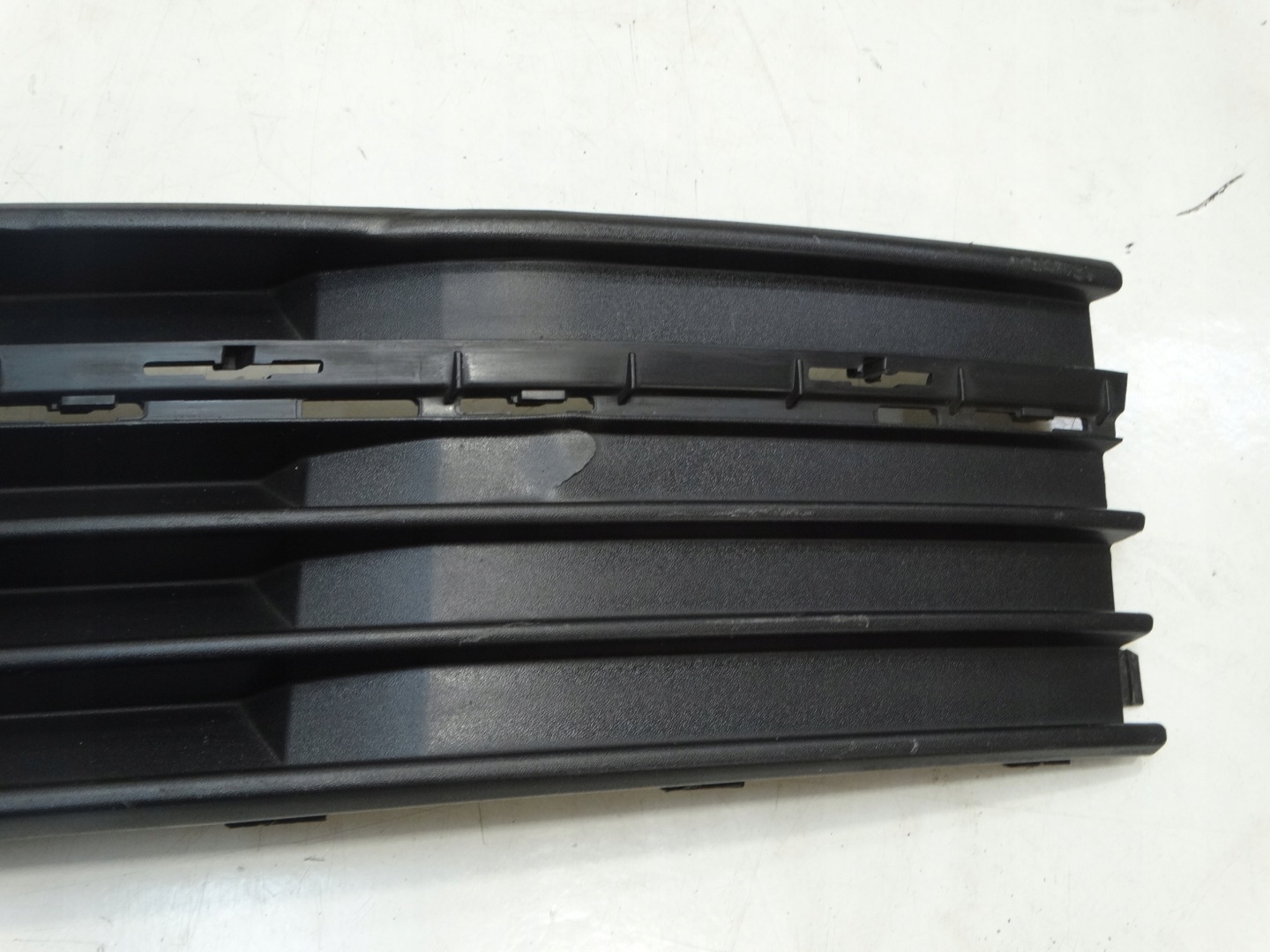 grid of a bumper left front VOLKSWAGEN TRANSPORTER T6 7E5853683