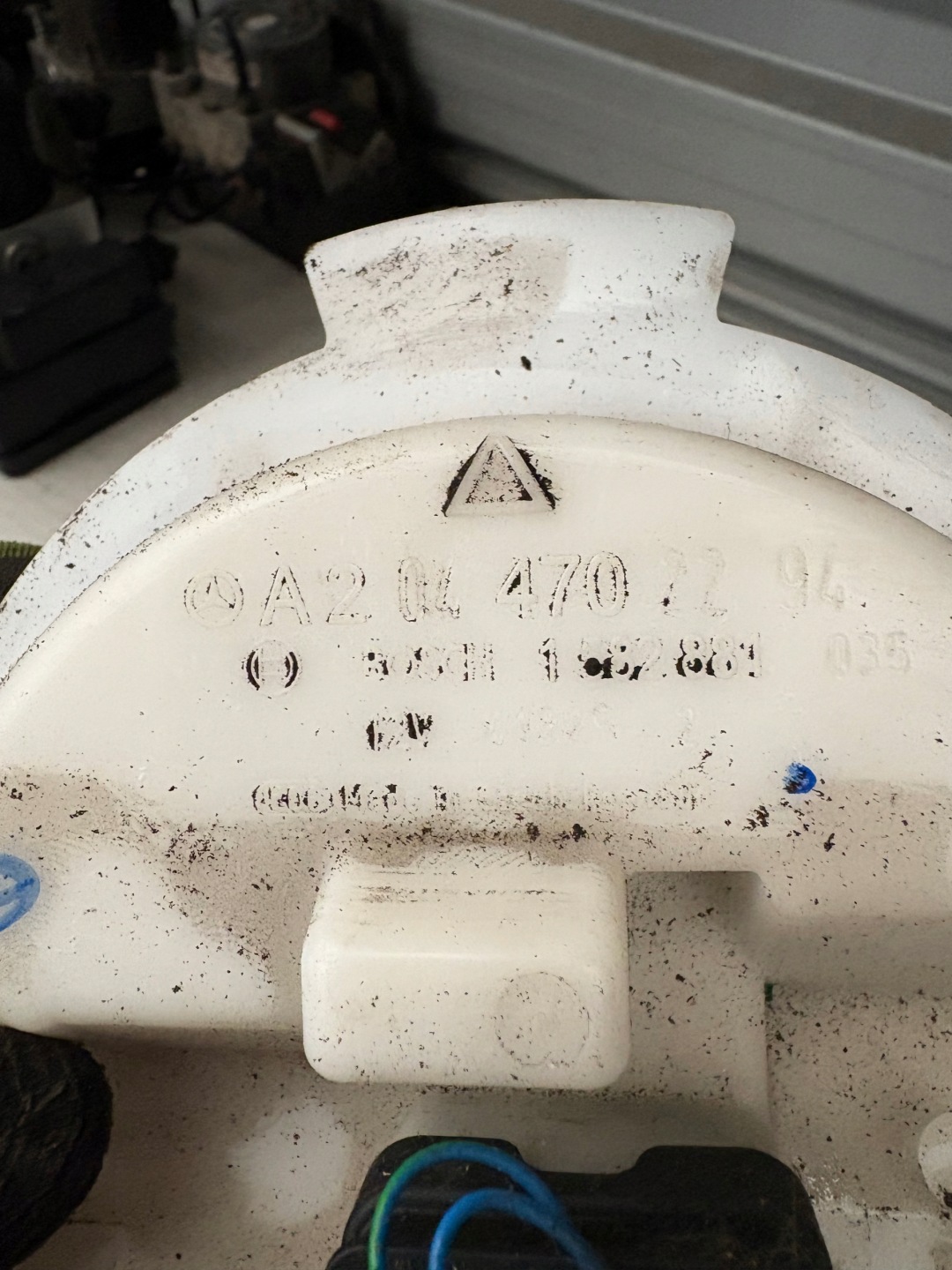 feed pump MERCEDES C W204 2.2 CDI A2044702294