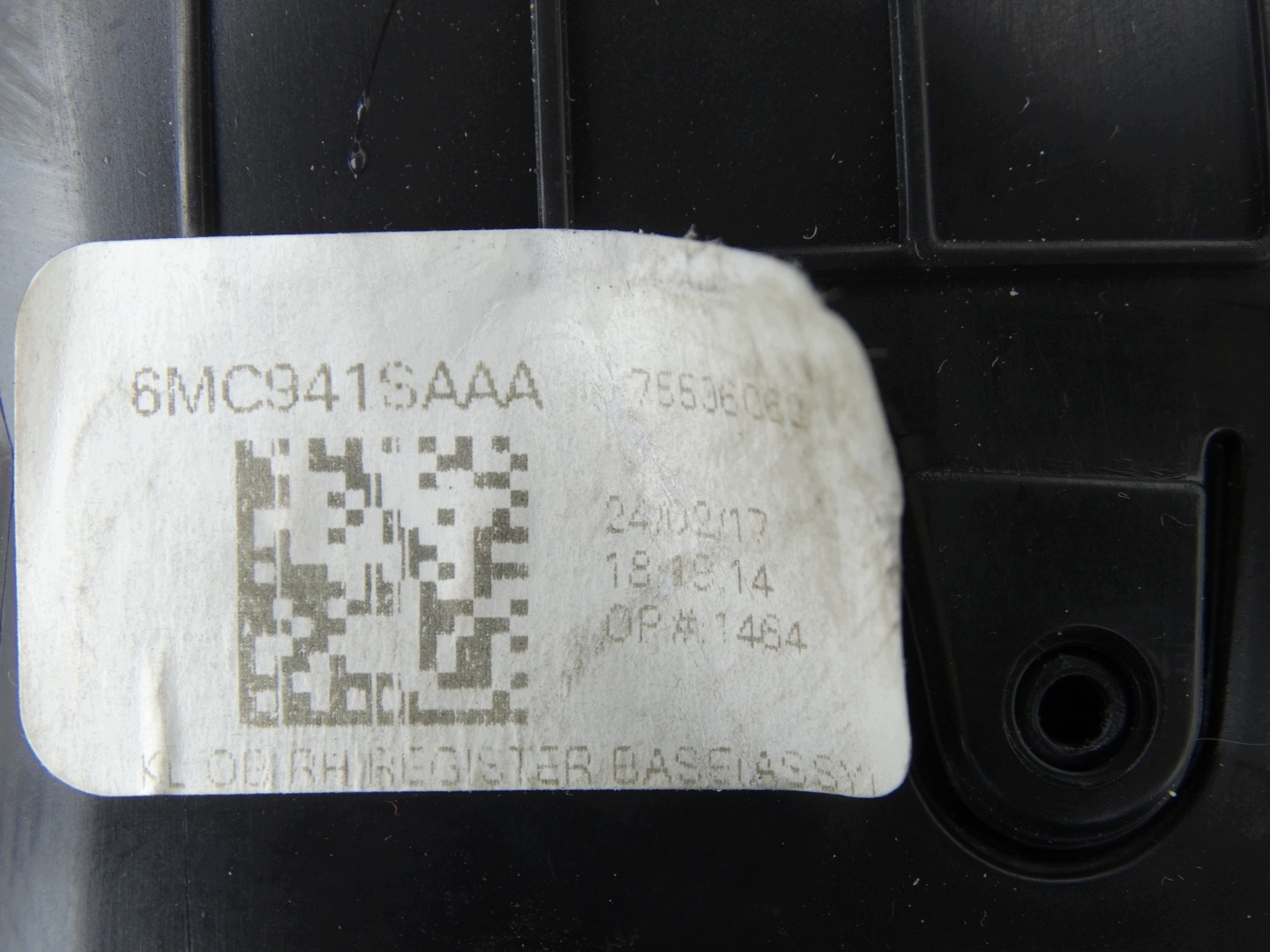 grid air conditioning devices consoles W cockpit right JEEP CHEROKEE KL 75528A01 right front