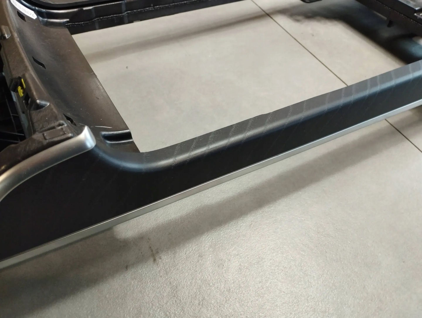 Audi A8 4N D5 lišty dveře DEKORY 2YA