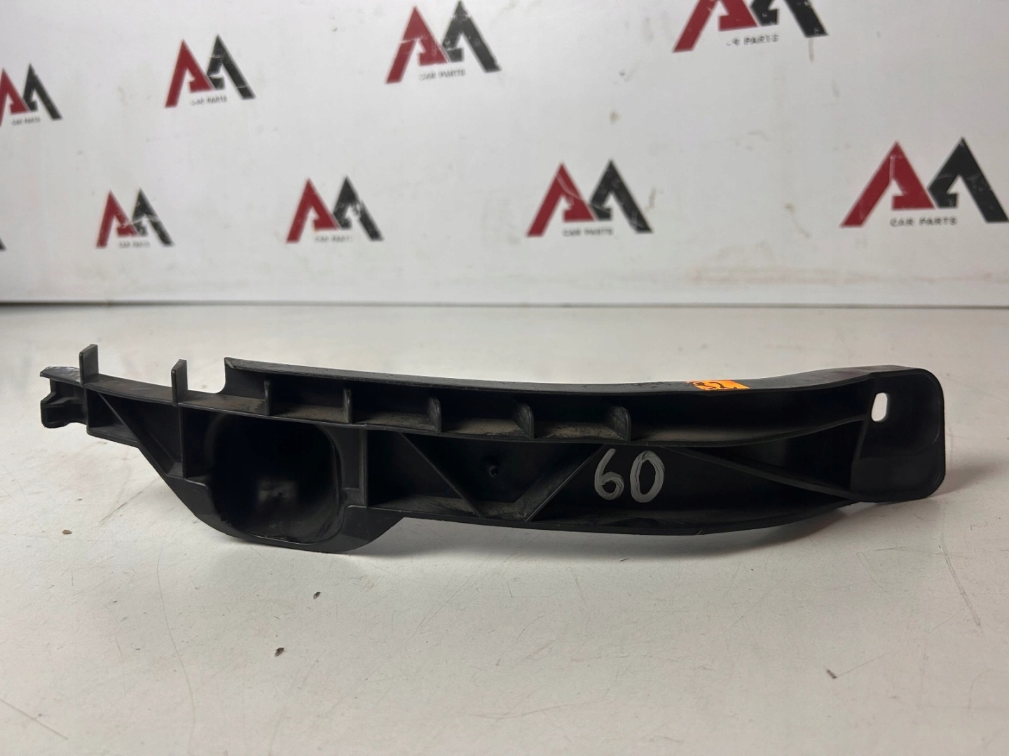 Support Support plaque Pare choc Arrière Arrière Droite Volkswagen Golf V Jetta