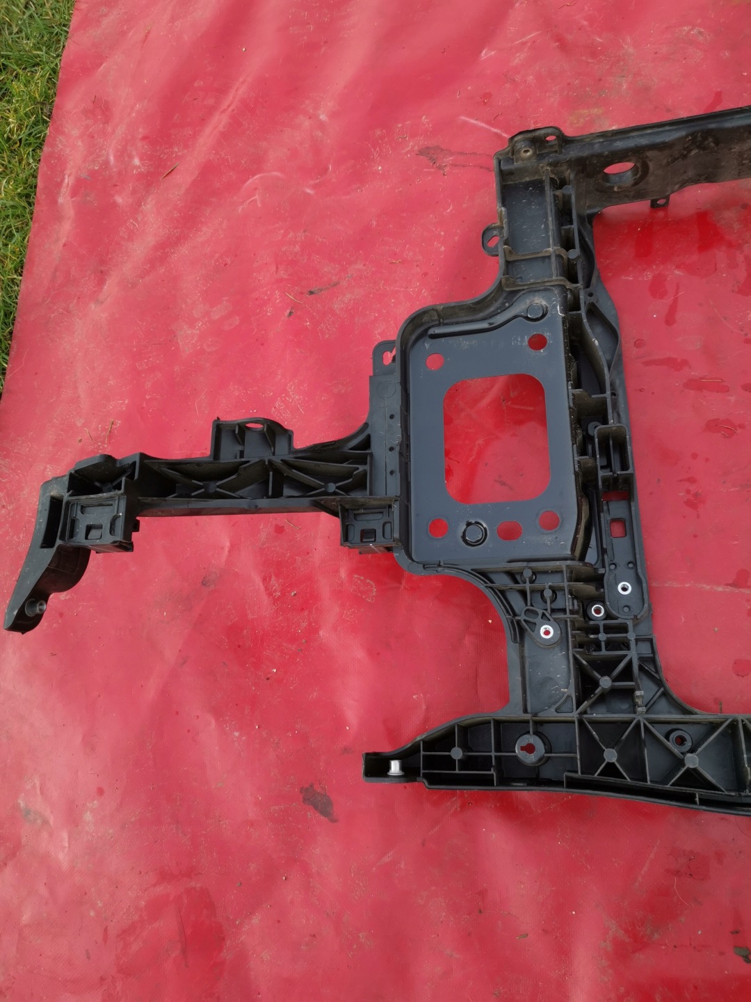 HYUNDAI I30 III 3 support panel for radiators 64101G4000
