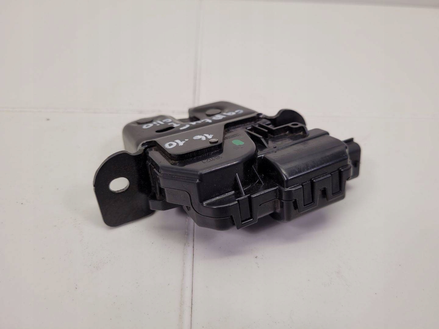 lock bonnet boot Renault Captur 2016 846307169R