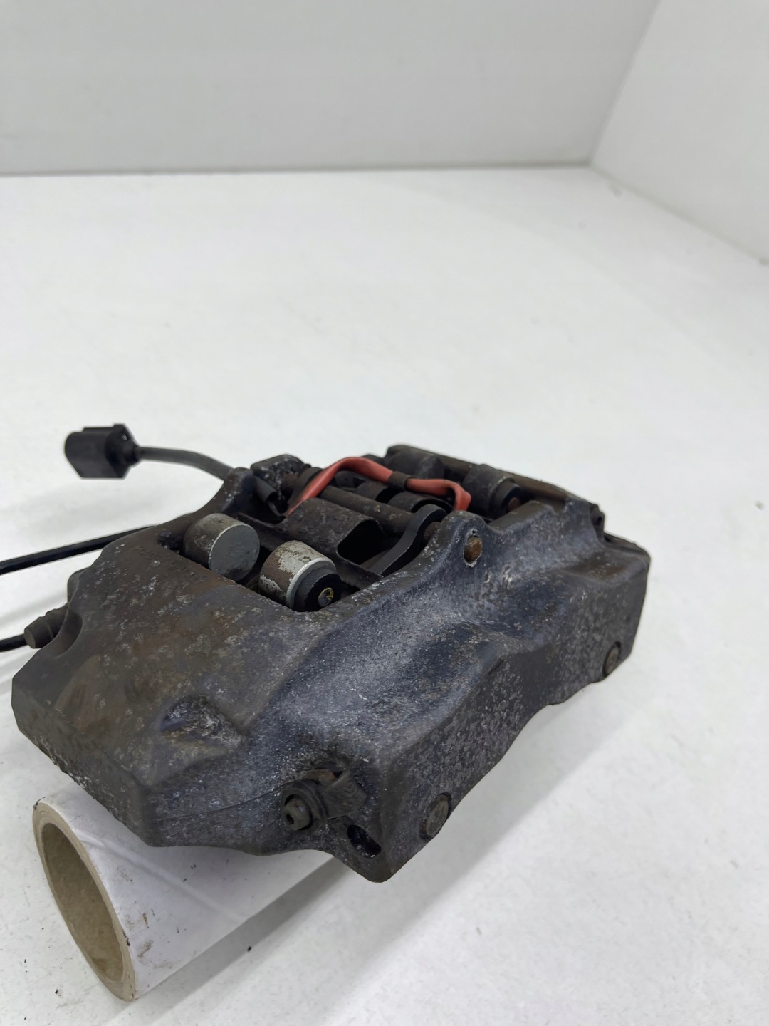 AUDI Q7 4L 3.0 TDI caliper brake right rear part
