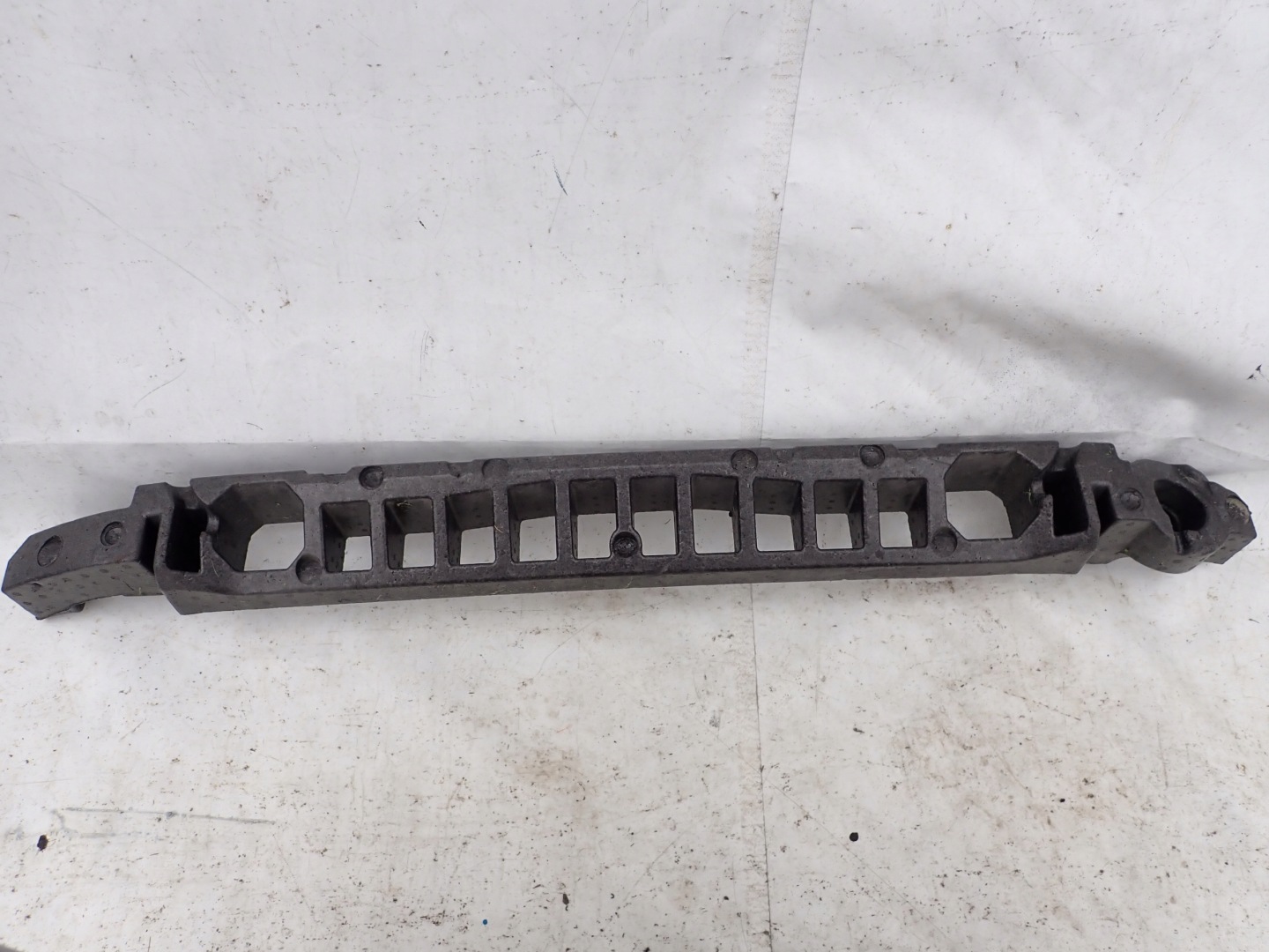 VW PASSAT B8 ABSORBER der Stoßstange vorne 3G0807251D