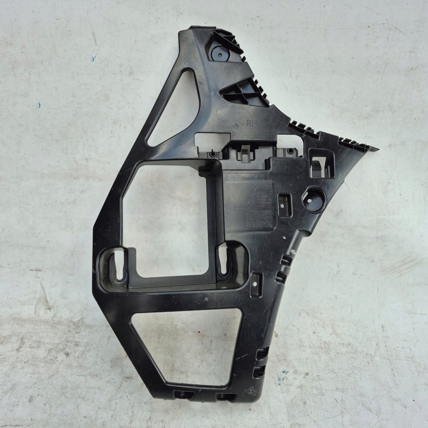 BMW 2 F45 bumper bracket right rear part 7300786