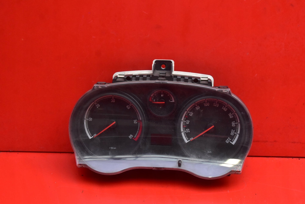 IMMO computer running board dials dials steering wheel levers and controls OPEL CORSA D EU