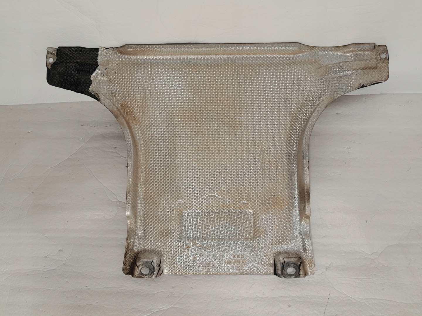 AUDI Q5 80A fedél TERMICZNA KOMORY a motrot 80A825209A