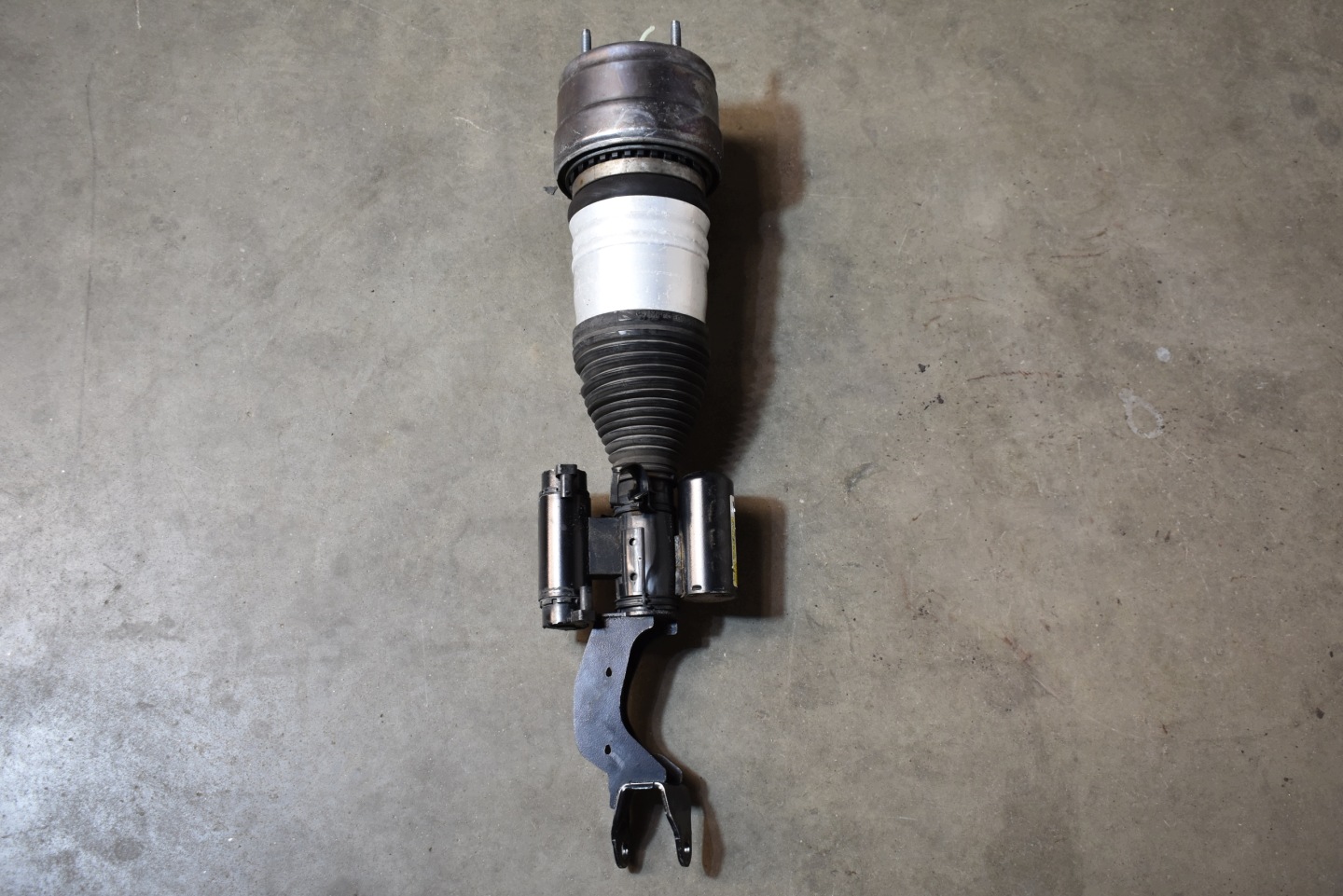 IDEALNY shock absorber front front left AMG MERCEDES X290 1