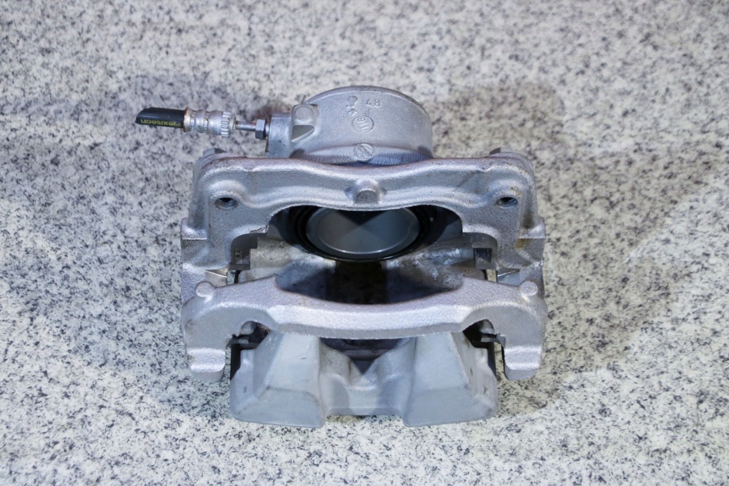BMW 3 G20 caliper brake right front front 60/24/330 9 km !!!