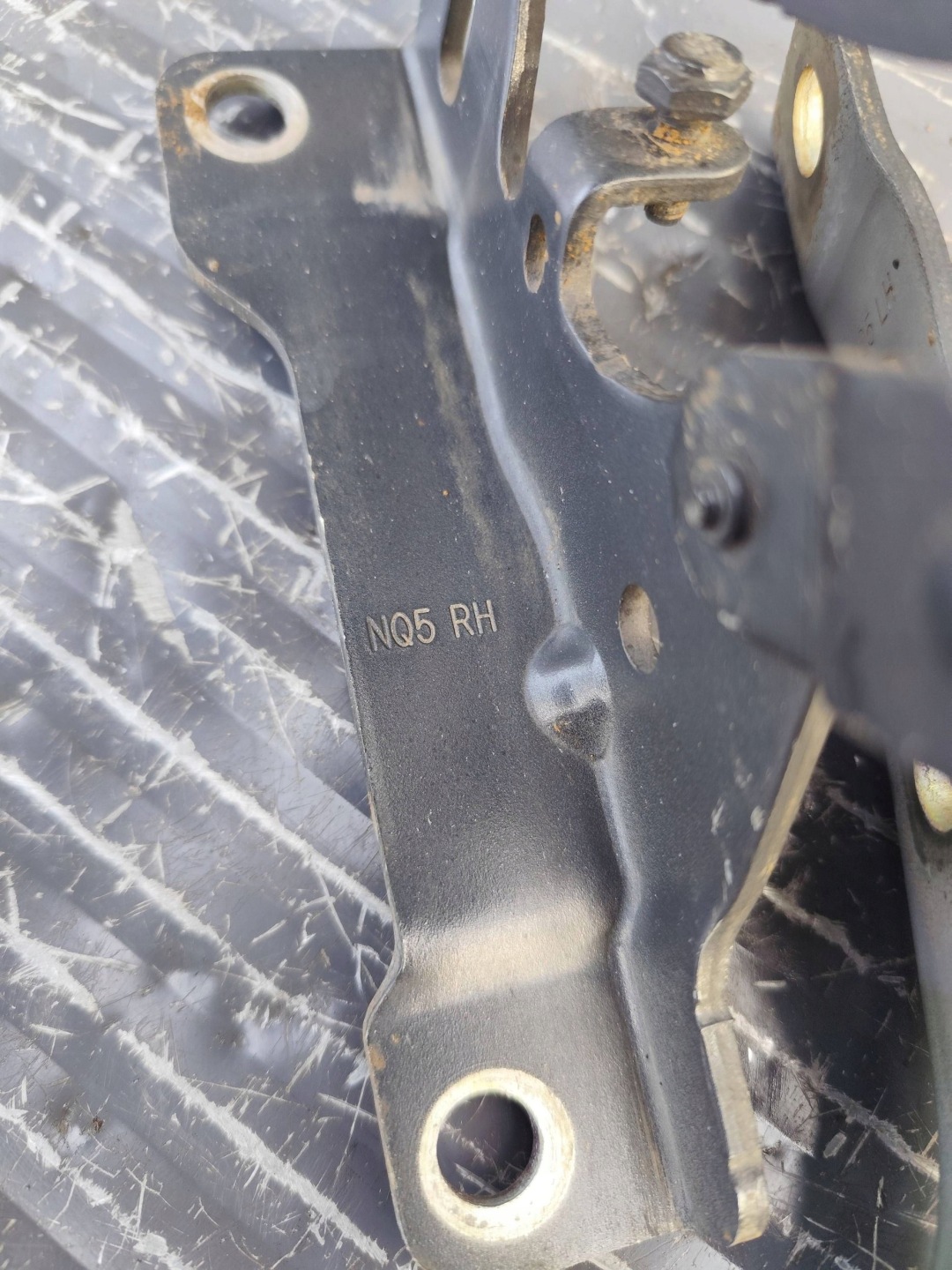 KIA SPORTAGE V hinge bonnets right left KOMPLET