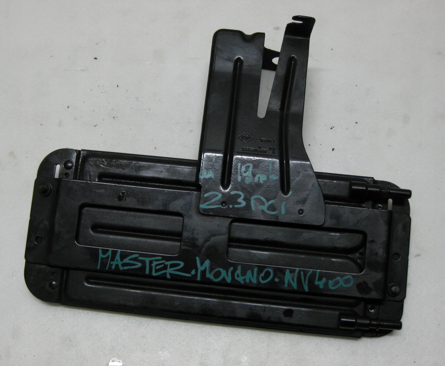 RENAULT MASTER III LIFT radiateur carburant 243561500R