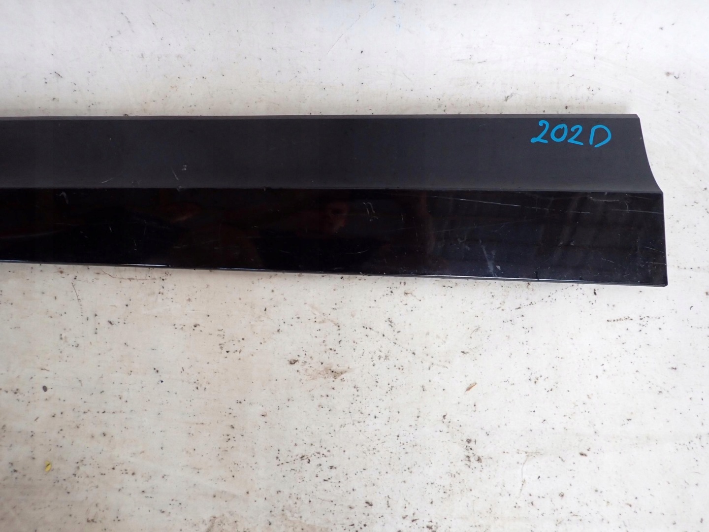 VOLKSWAGEN T-ROC R-LINE 17-> moulding door left front front 2GA854939