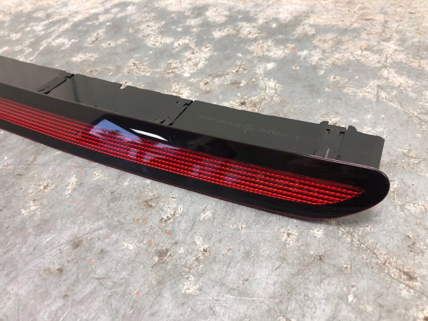 TRZECIE light STOP VW GOLF VII 5G0945087B