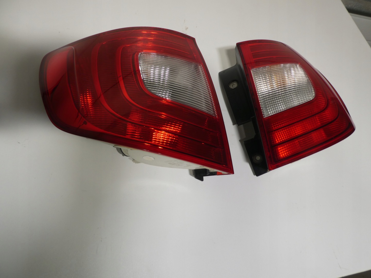 SKODA SUPERB II KOMBI lights rear part right left KOMPLET
