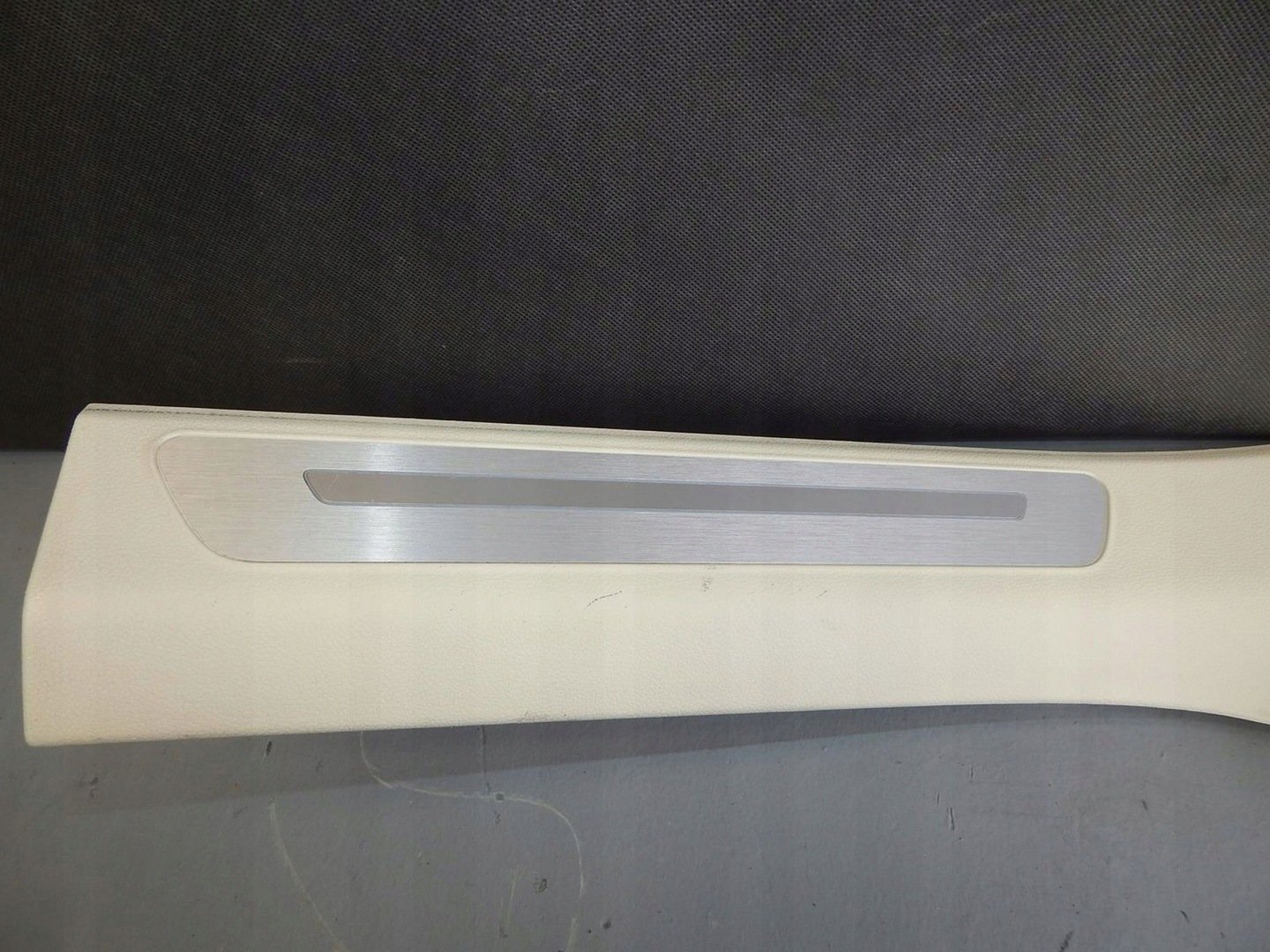 AUDI A8 L Blende Abdeckung DER SCHWELLE heck LED 4H4864608K