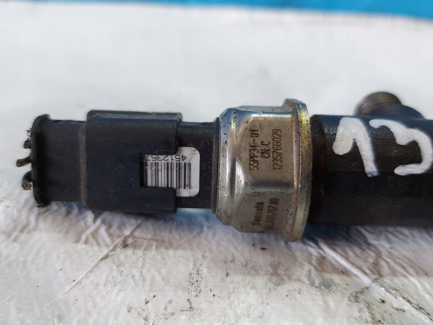 injection ramp VOLVO V40 D2 1.6 HDI 968529758002