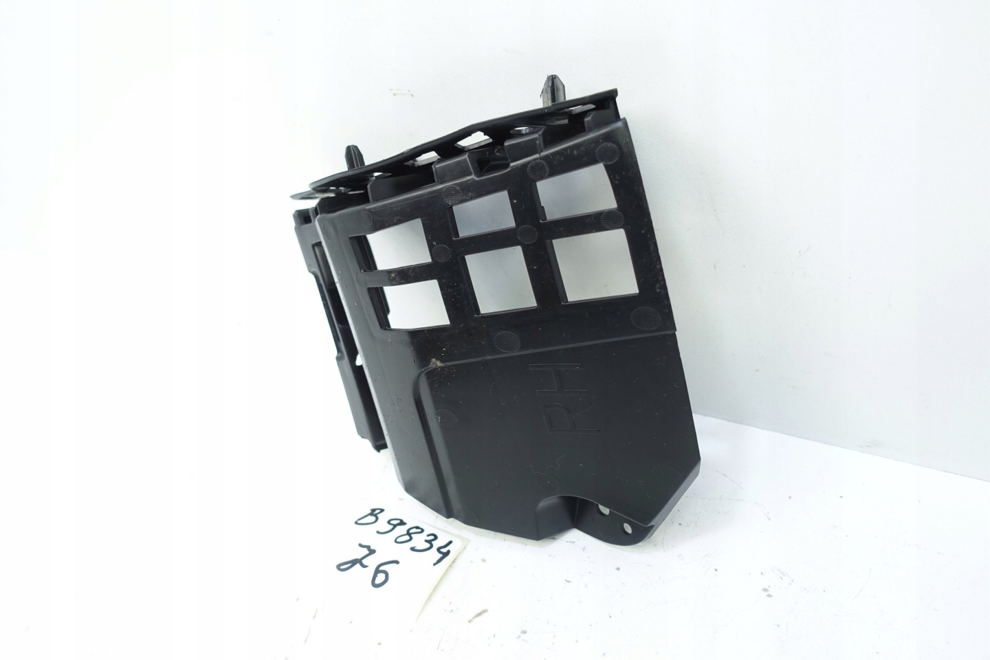bumper bracket right PRZO VOLVO XC40 31455243