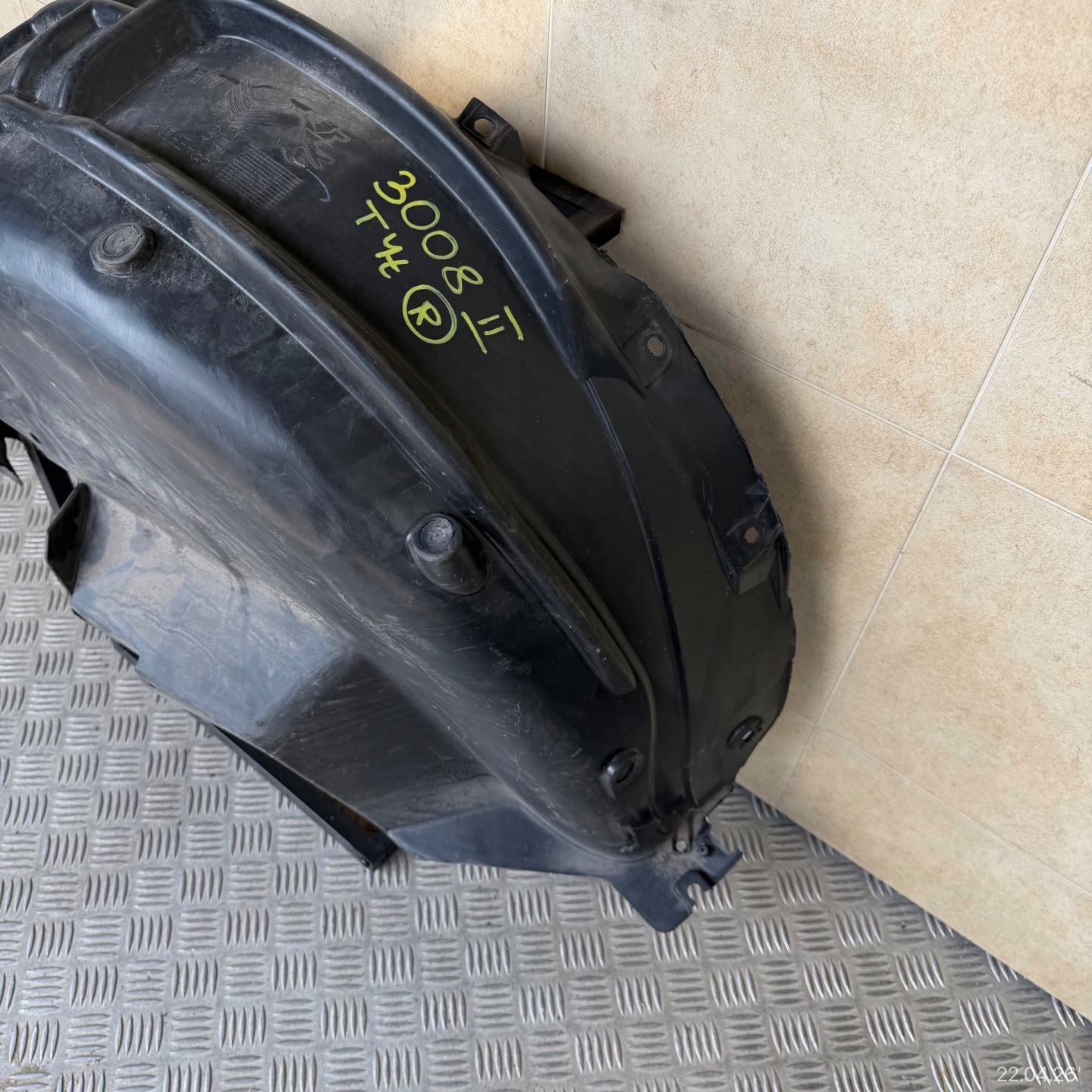 mudguard rear. right PEUGEOT 3008 II 9810125580