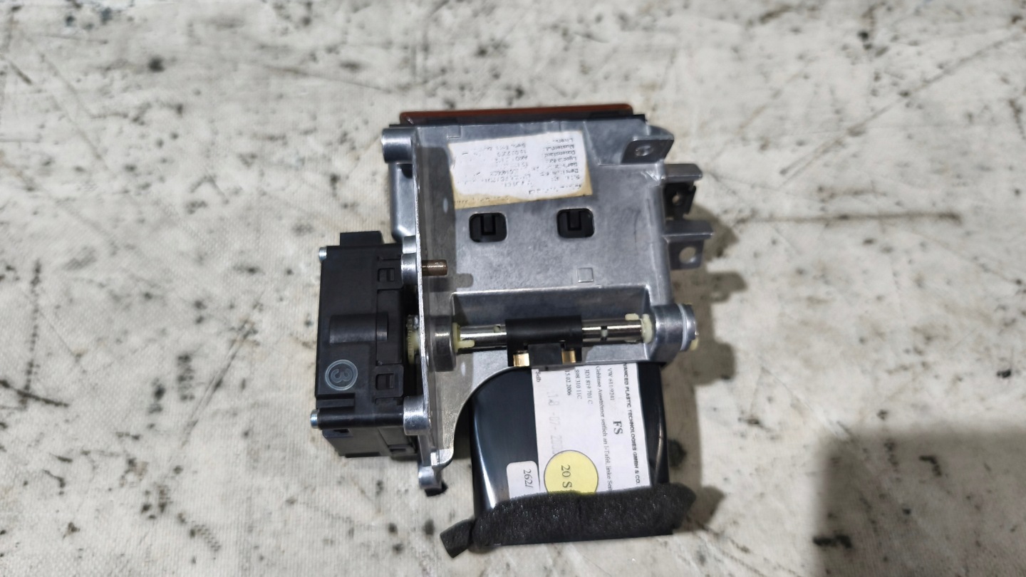 grid air conditioning devices left VW PHAETON 2006r 3D1819073