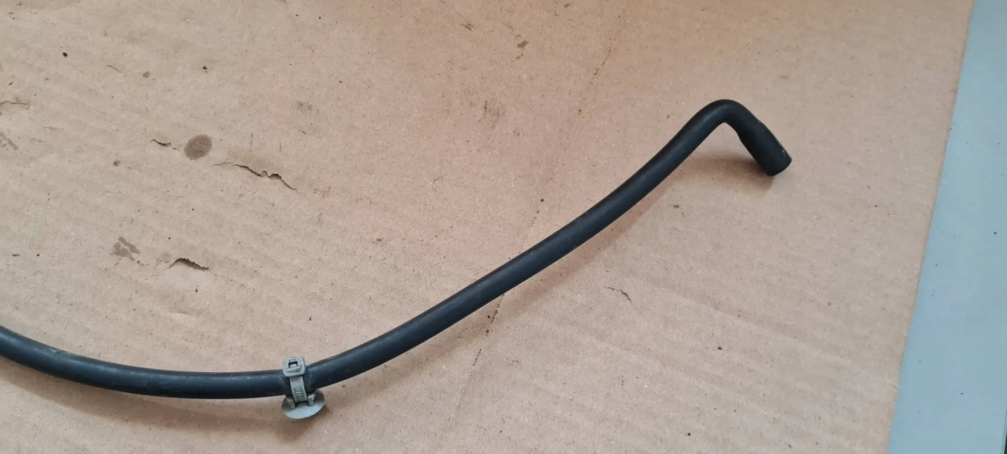 A4 S4 B9 ODPOWIETRZNIK lights left front 8W0941717A