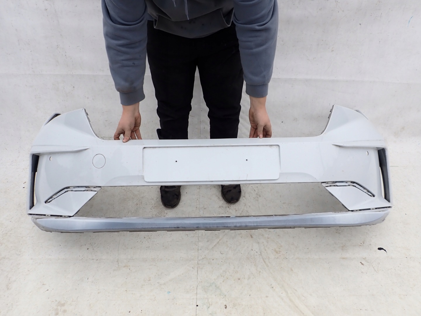 SKODA ENYAQ iV 20- bumper front front PDC
