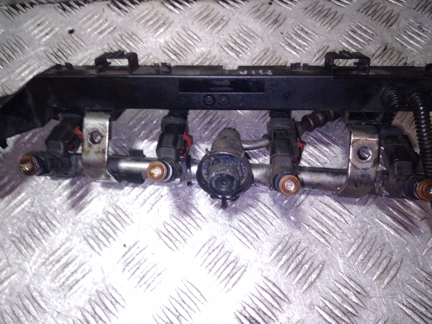 Rampe injection MINI COOPER ONE 1.6 B 04891337AB