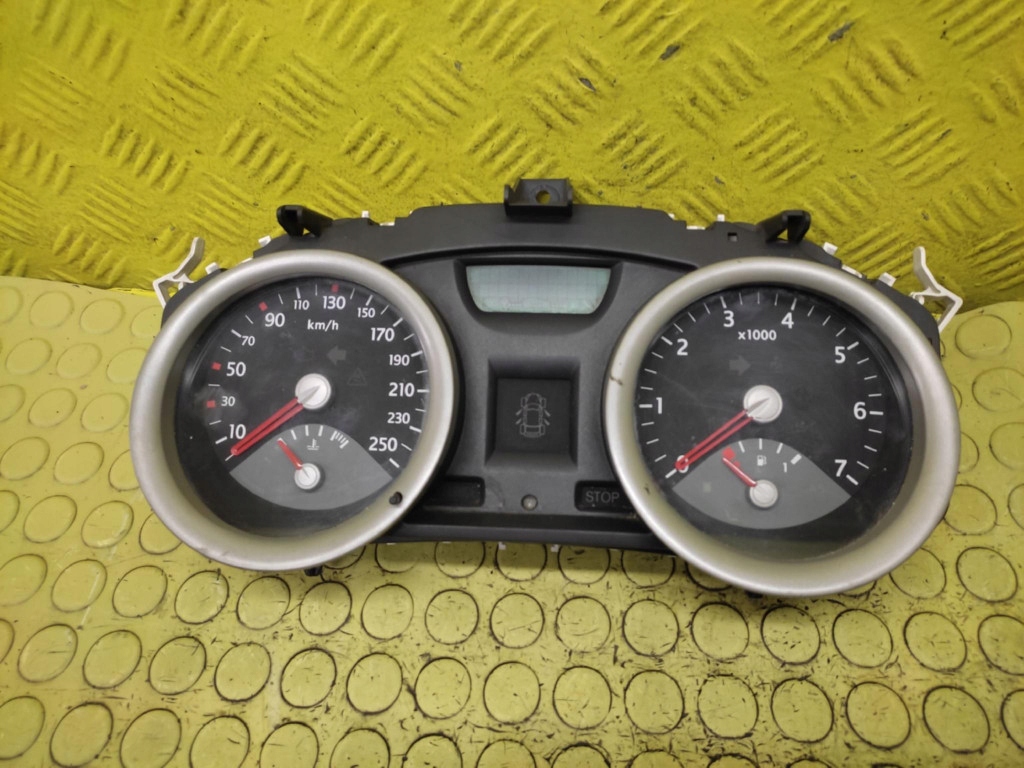 RENAULT MEGANE II 1.9 DCI dials 8200306538