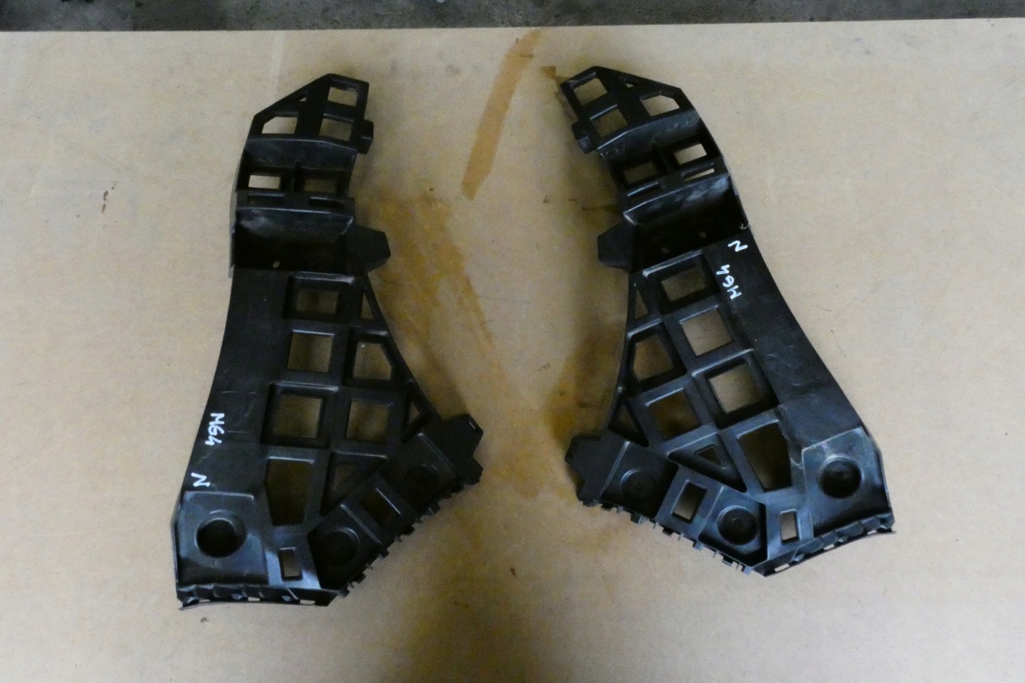 bumper bracket right left rear part MG MG4 11135814 11135808