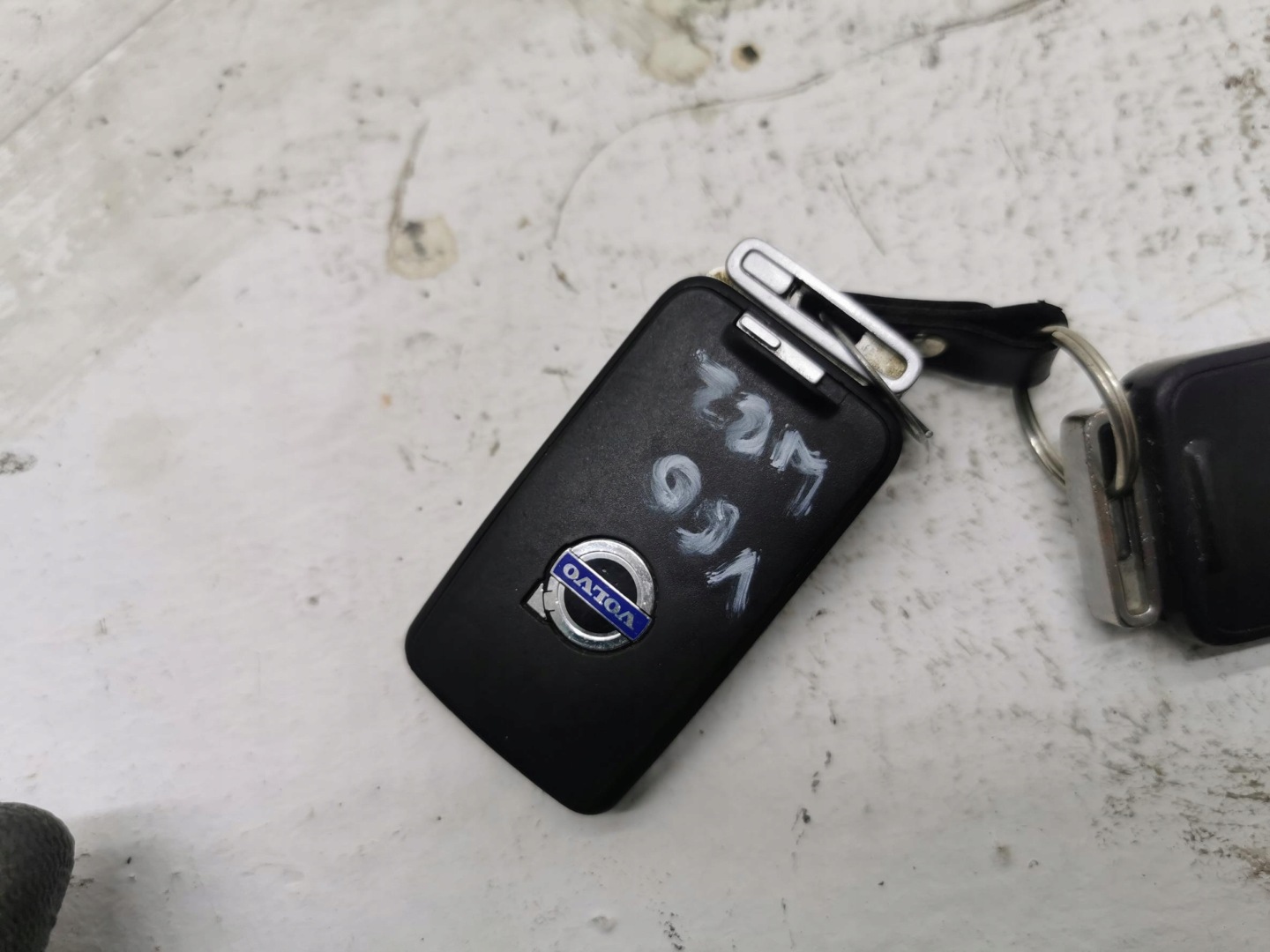key PILOT VOLVO V60 and 10-13 2.0 D4 20V 163KM