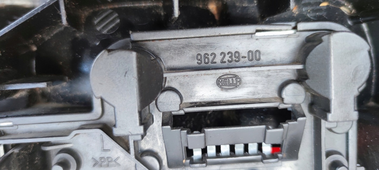 SEAT IBIZA 6K 93-99 ROK left light rear part complete