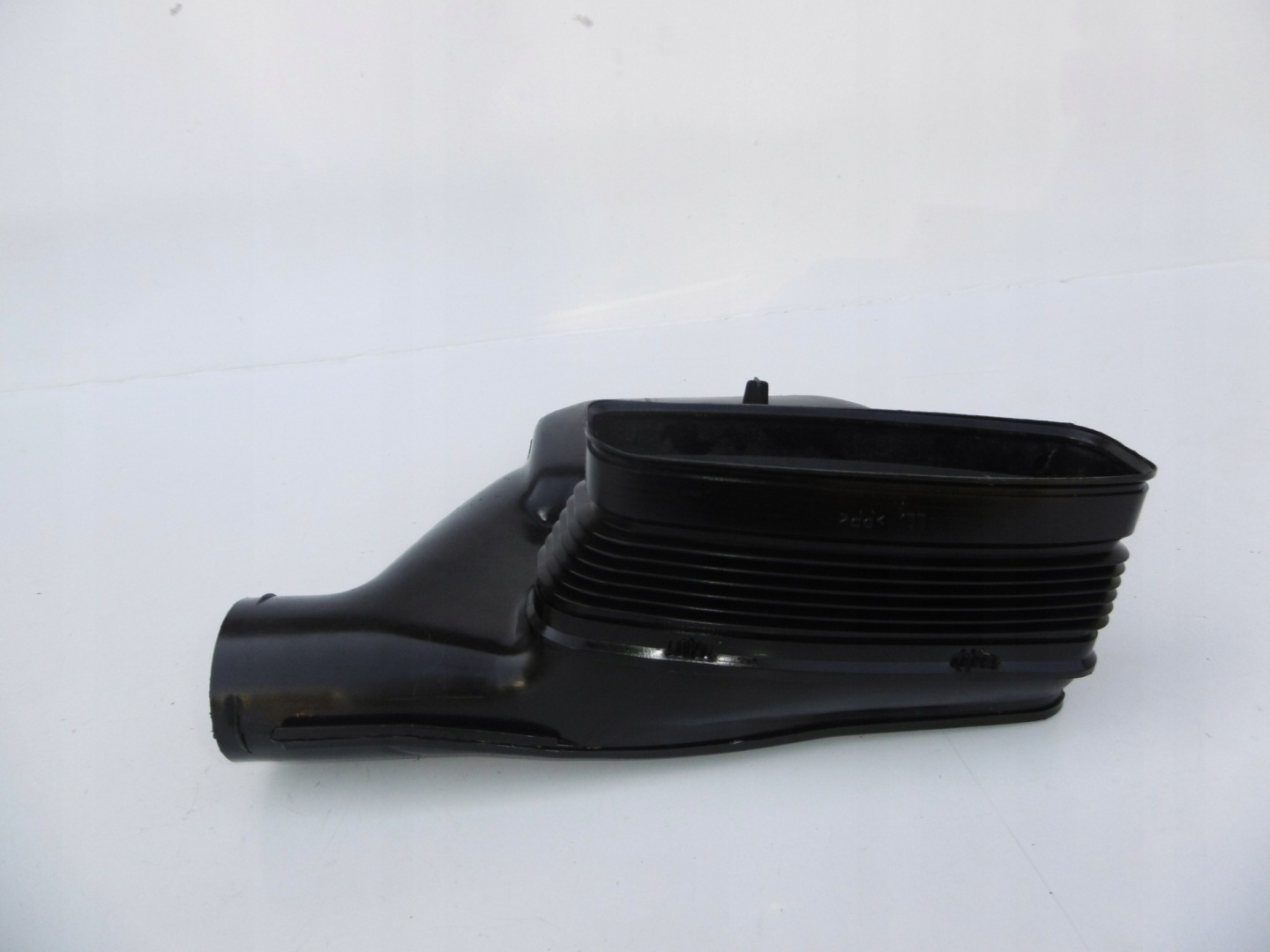 TROUBA trouba vzduchový VW PASSAT B4 2.0 8V