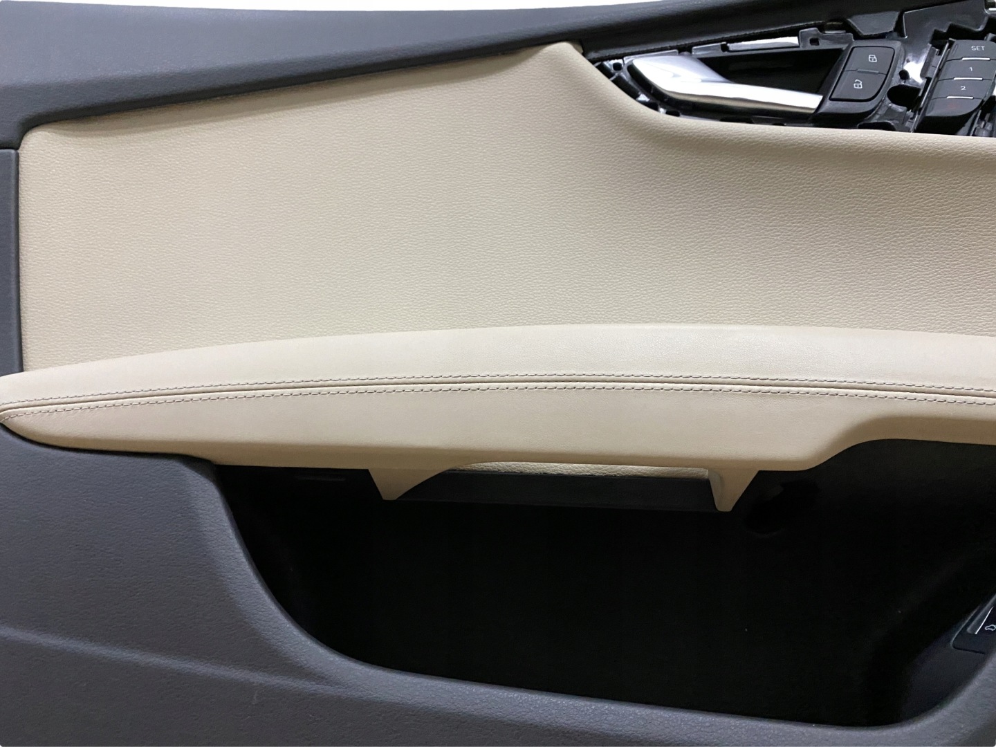 AUDI A7 upholstery side door left front leather