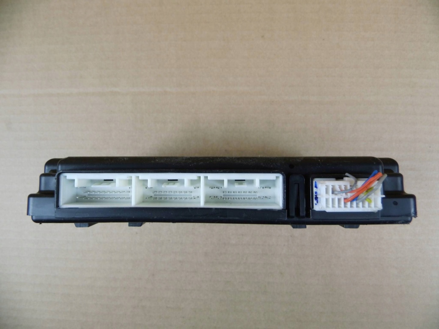Hyundai Kona module computer control unit BSM BSI 954A0-J9JZ0