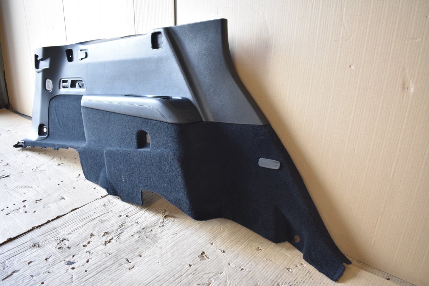 perfect condition boot upholstery left MERCEDES X167 GLS 1