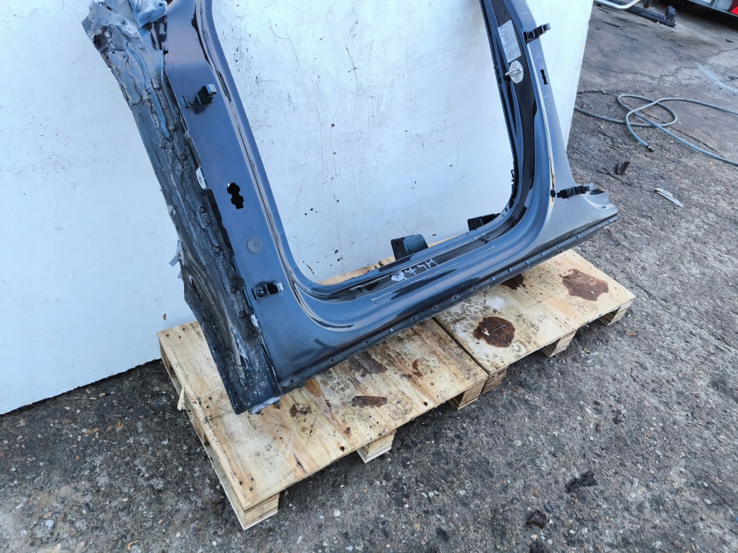 quarter threshold left side AUDI Q7 4M original !