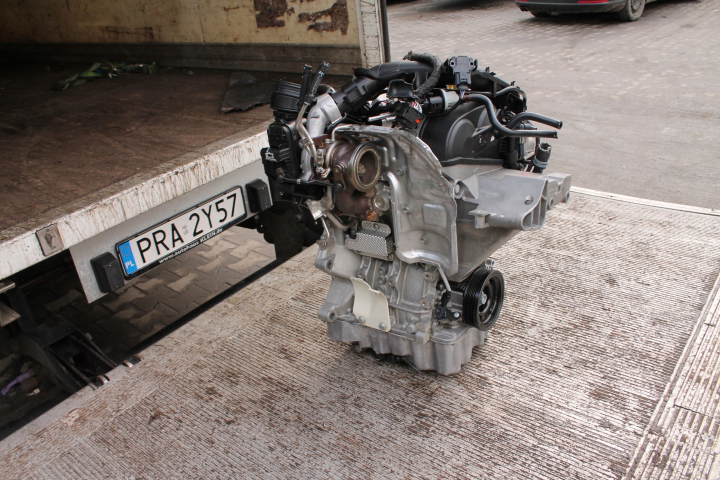 engine complete VW 1,0 TSI DBY 5 TYSKM