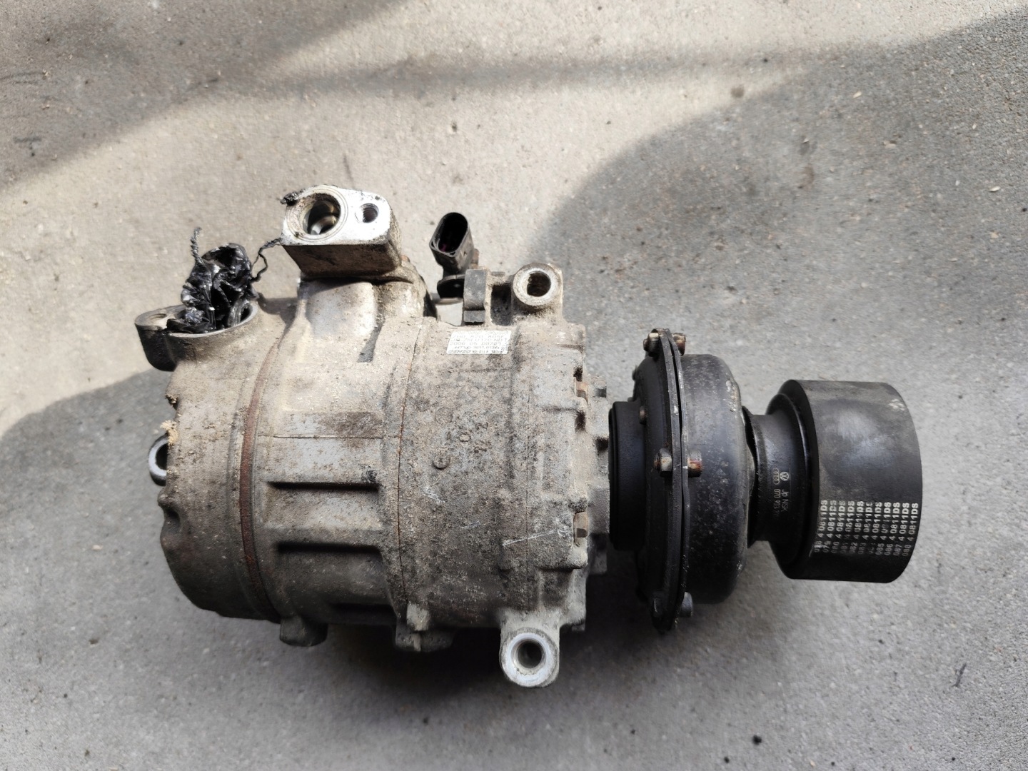 compressor; compressor of the air conditioning VW T5 2.5 TDI 7H0820805F