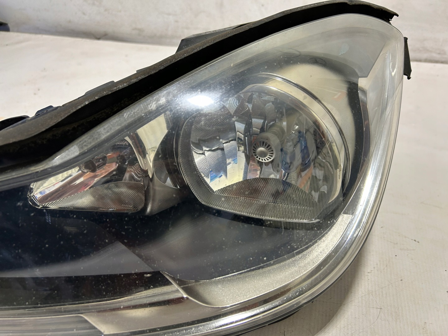 MERCEDES W204 LIFT light left front UK H7 2048209759