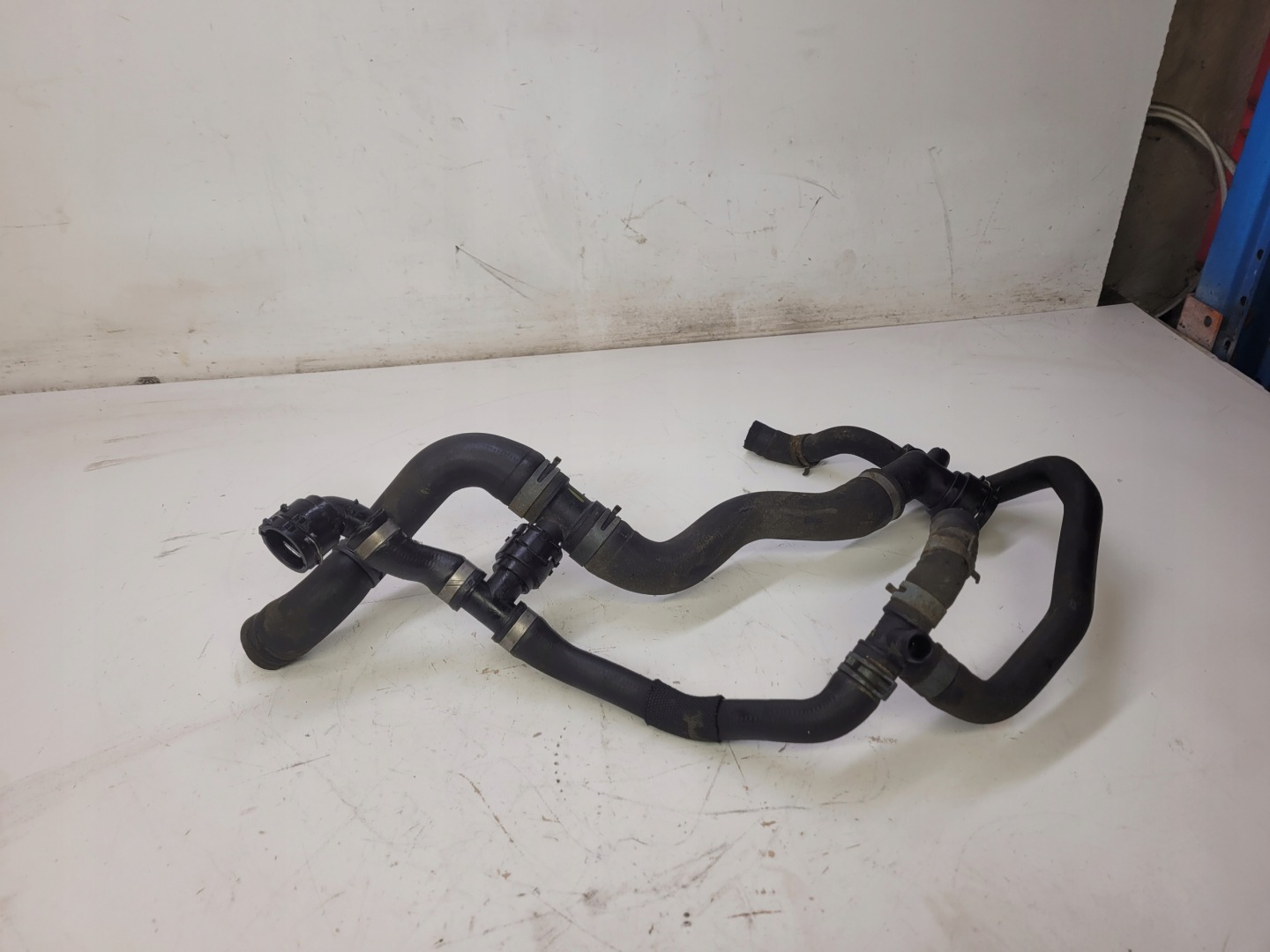 cijev prijenos vode AUDI A4 B9 A5 8W0121030K